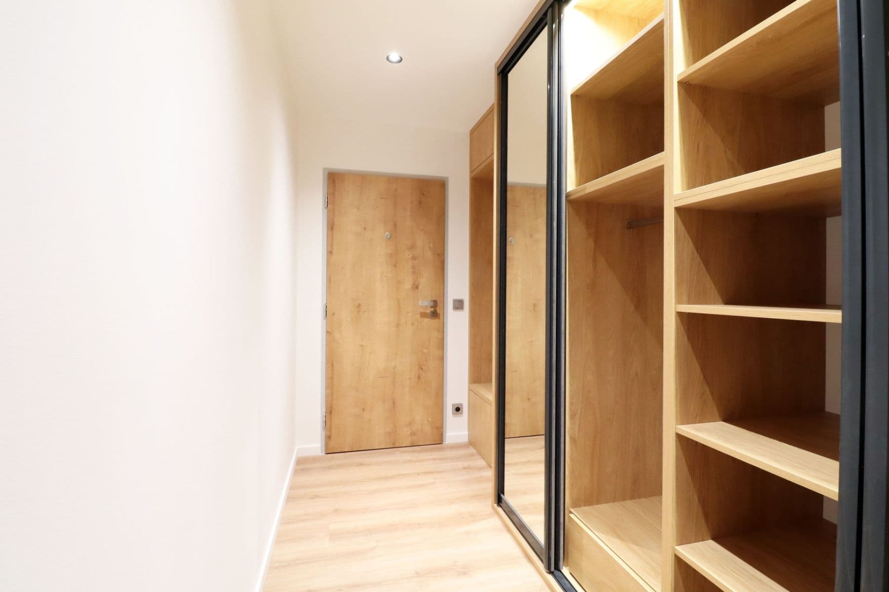 Pronájem bytu 4+kk 82 m², Hněvkovského, Praha, Praha Pronájem bytu 4+kk 82 m², Hněvkovského, Praha, Praha