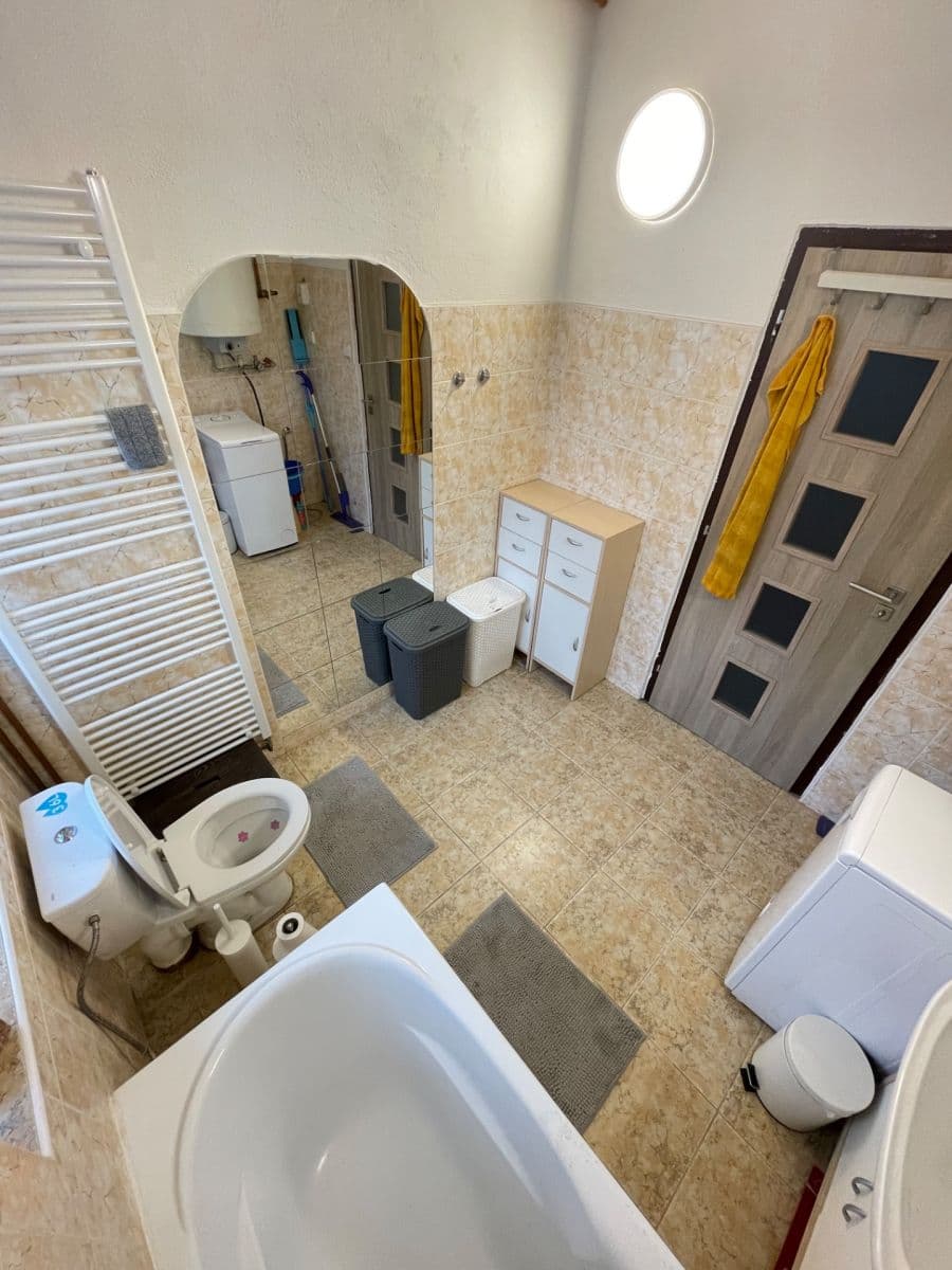 Pronájem bytu 1+1 60 m², U Lesíčka, Liberec, Liberecký kraj Pronájem bytu 1+1 60 m², U Lesíčka, Liberec, Liberecký kraj
