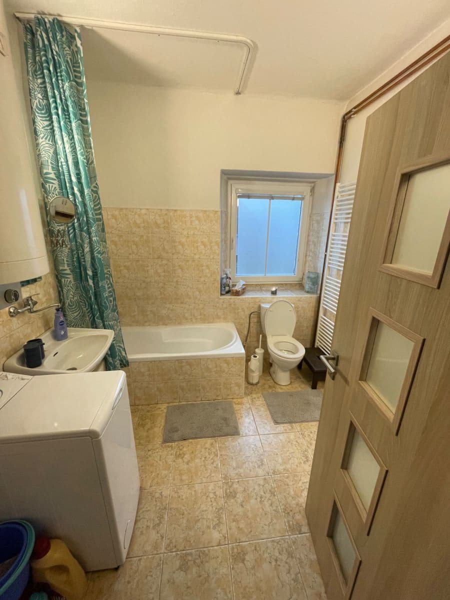 Pronájem bytu 1+1 60 m², U Lesíčka, Liberec, Liberecký kraj Pronájem bytu 1+1 60 m², U Lesíčka, Liberec, Liberecký kraj