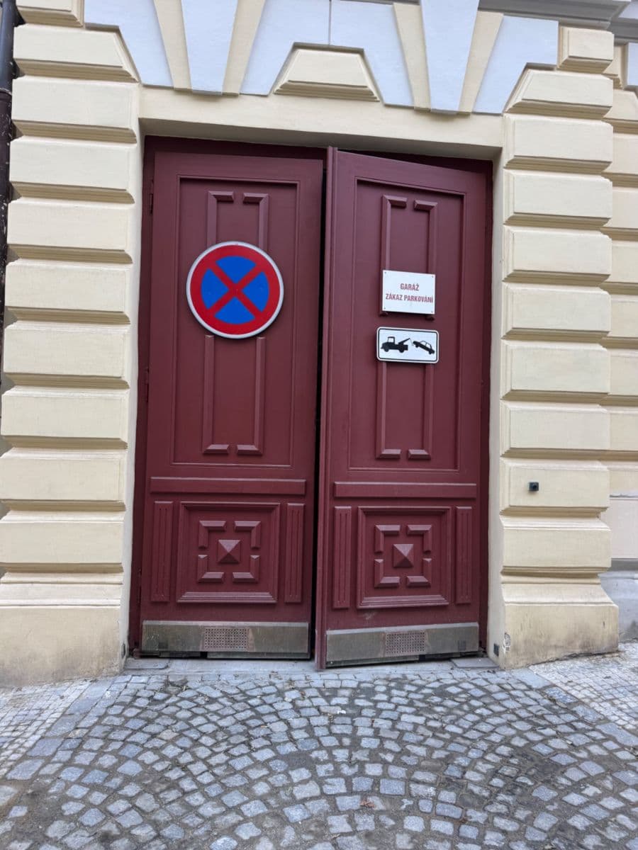 Pronájem garáže 15 m², Praha, Praha Pronájem garáže 15 m², Praha, Praha