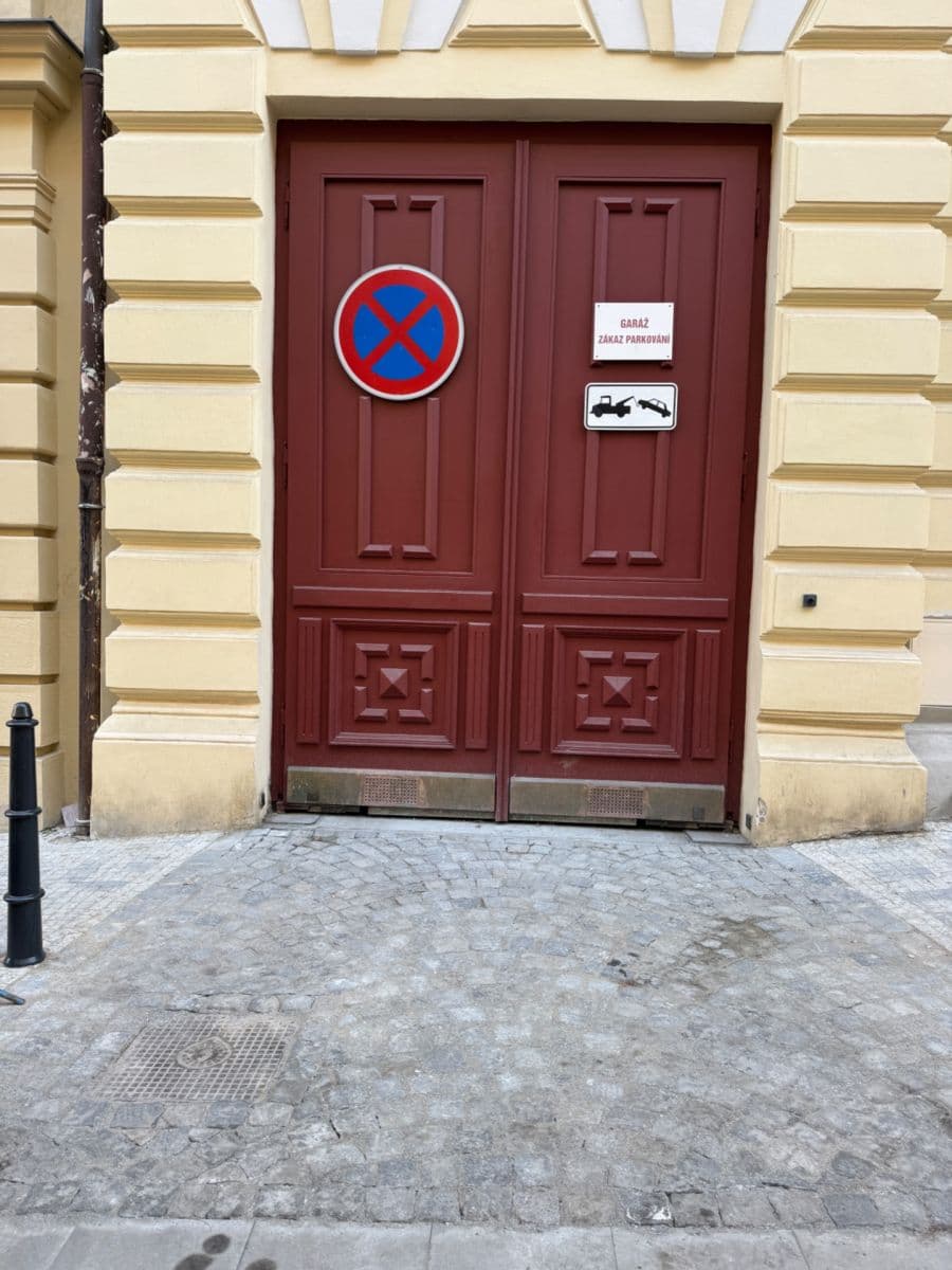 Pronájem garáže 15 m², Praha, Praha Pronájem garáže 15 m², Praha, Praha