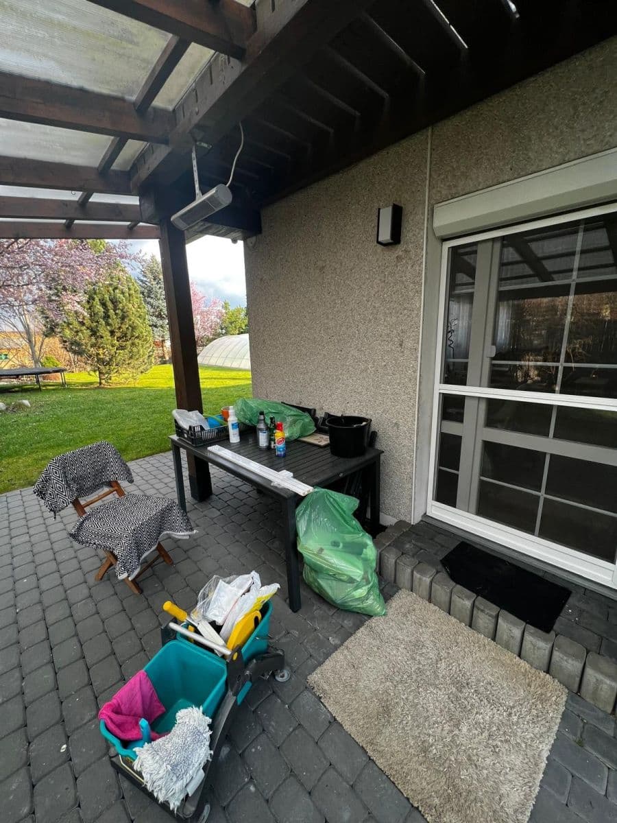 Pronájem domu 128 m², pozemek 1.200 m², V Pálce, Křenice, Středočeský kraj Pronájem domu 128 m², pozemek 1.200 m², V Pálce, Křenice, Středočeský kraj