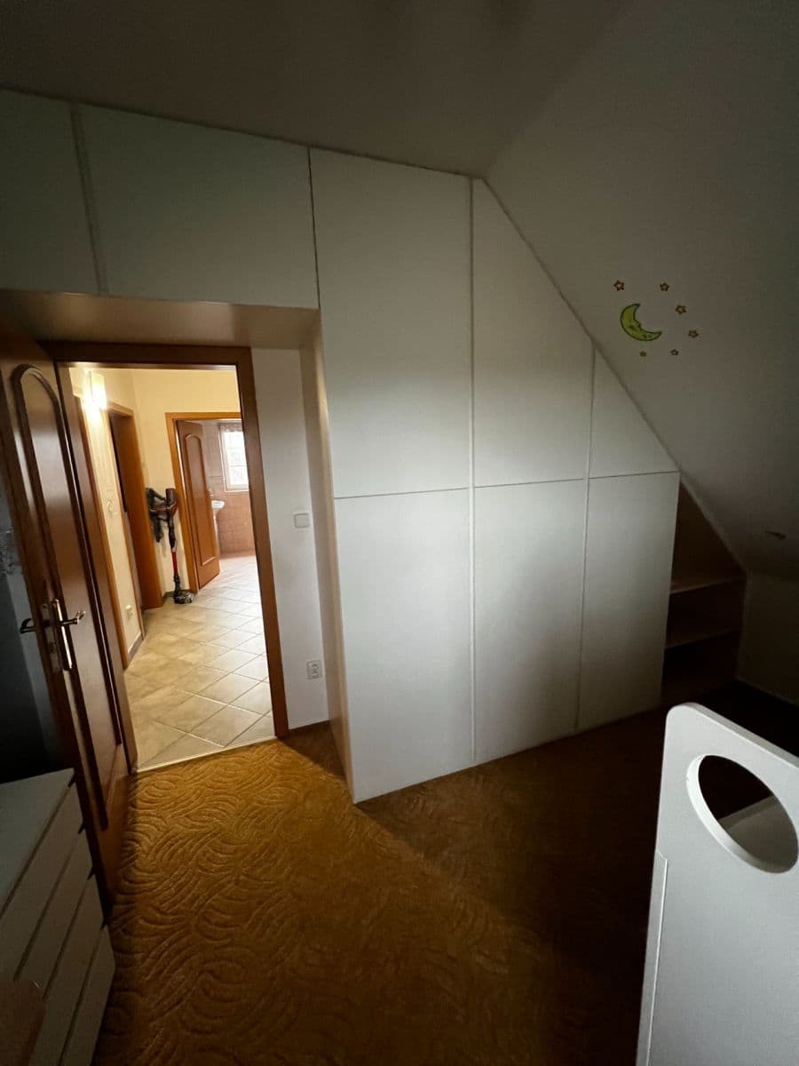 Pronájem domu 128 m², pozemek 1.200 m², V Pálce, Křenice, Středočeský kraj Pronájem domu 128 m², pozemek 1.200 m², V Pálce, Křenice, Středočeský kraj