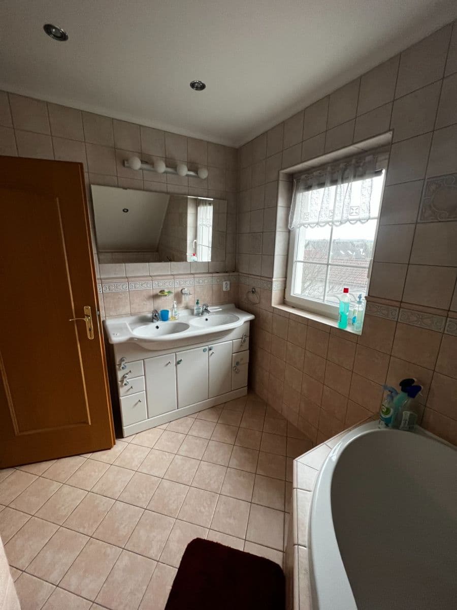 Pronájem domu 128 m², pozemek 1.200 m², V Pálce, Křenice, Středočeský kraj Pronájem domu 128 m², pozemek 1.200 m², V Pálce, Křenice, Středočeský kraj