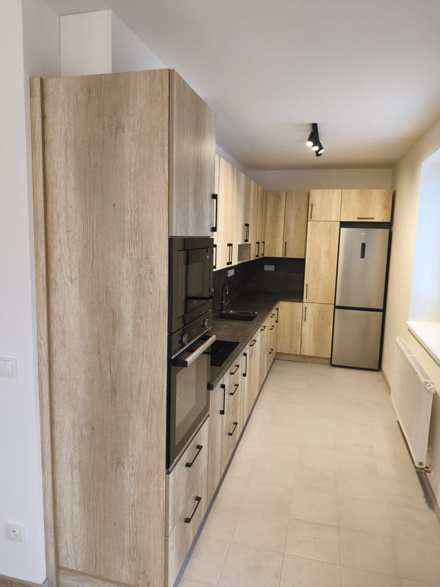 Pronájem bytu 1+kk 48 m², P. Bezruče, Nová Paka, Královéhradecký kraj Pronájem bytu 1+kk 48 m², P. Bezruče, Nová Paka, Královéhradecký kraj