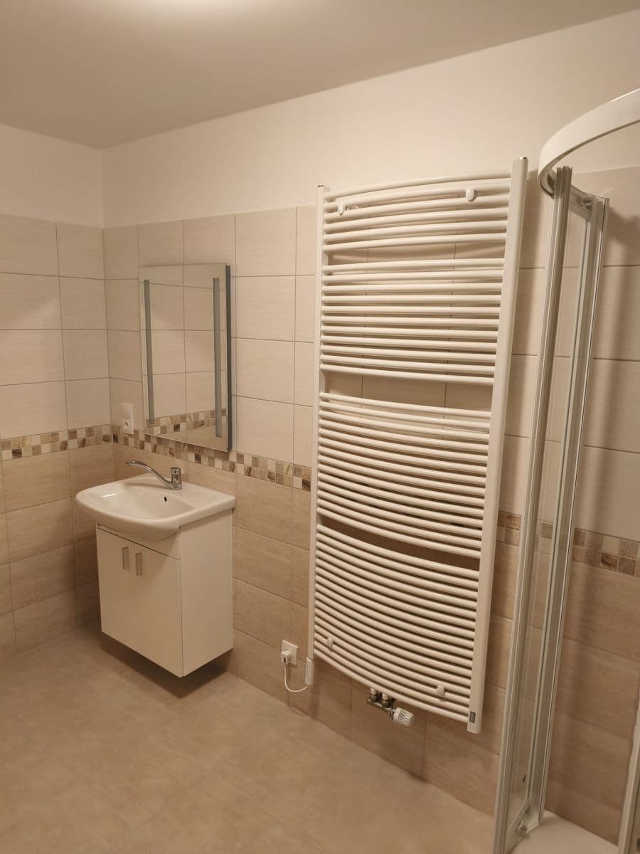 Pronájem bytu 1+kk 48 m², P. Bezruče, Nová Paka, Královéhradecký kraj Pronájem bytu 1+kk 48 m², P. Bezruče, Nová Paka, Královéhradecký kraj