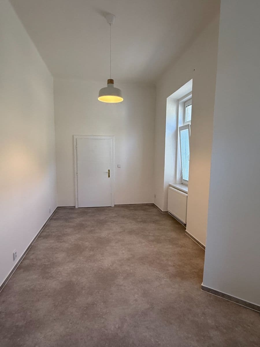 Pronájem bytu 3+kk 85 m², Sady 28. října, Břeclav, Jihomoravský kraj Pronájem bytu 3+kk 85 m², Sady 28. října, Břeclav, Jihomoravský kraj