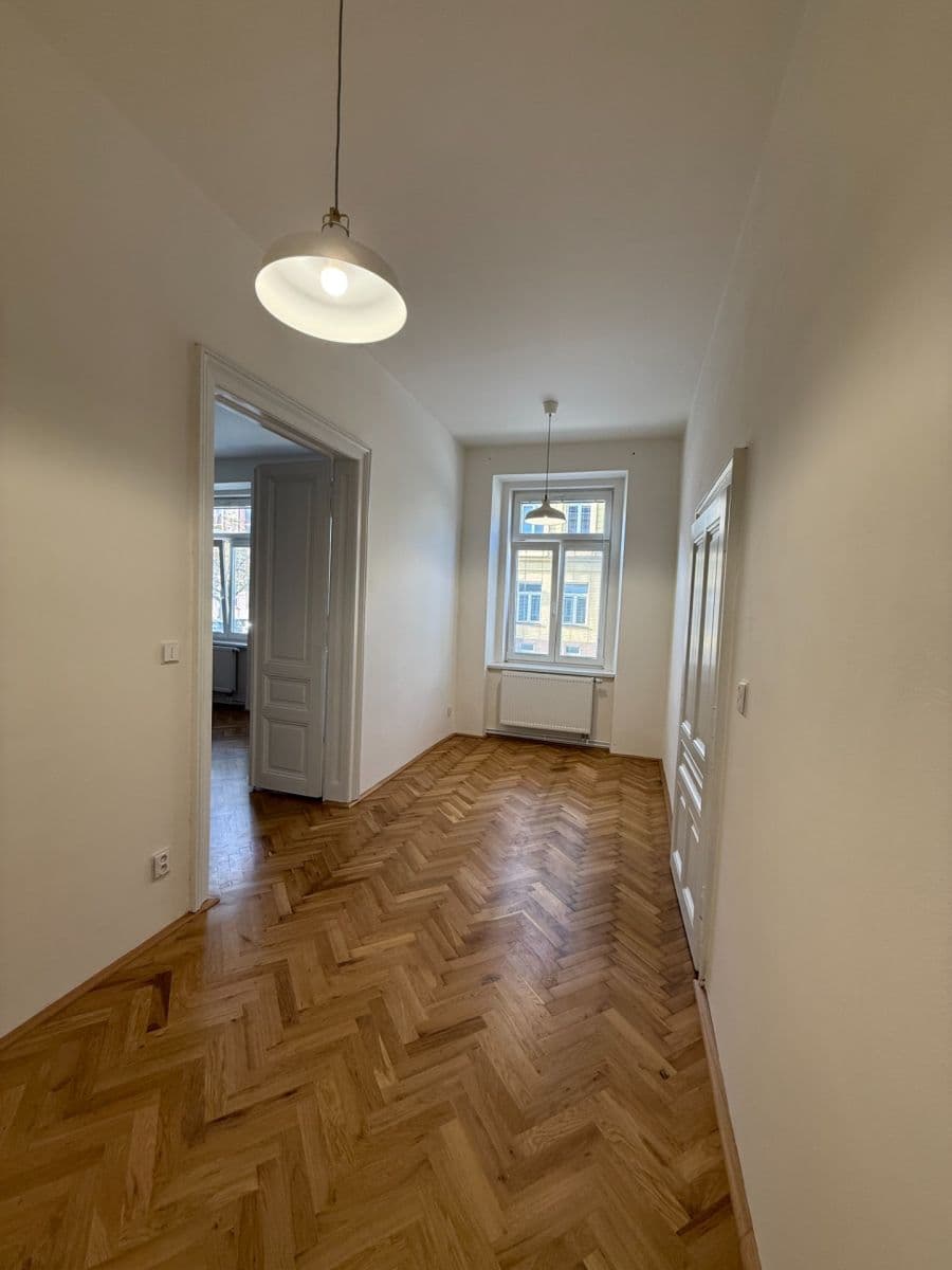 Pronájem bytu 3+kk 85 m², Sady 28. října, Břeclav, Jihomoravský kraj Pronájem bytu 3+kk 85 m², Sady 28. října, Břeclav, Jihomoravský kraj