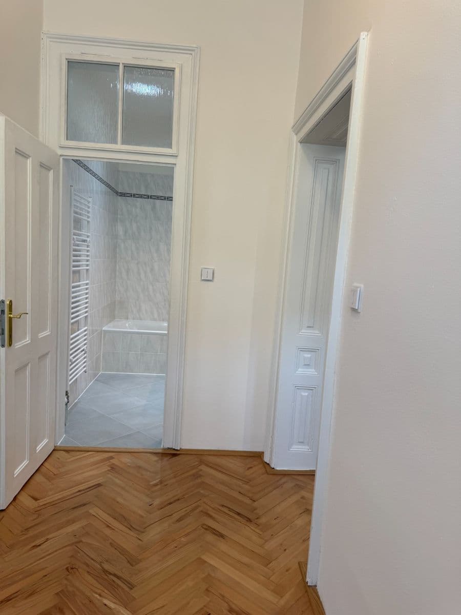 Pronájem bytu 3+kk 85 m², Sady 28. října, Břeclav, Jihomoravský kraj Pronájem bytu 3+kk 85 m², Sady 28. října, Břeclav, Jihomoravský kraj