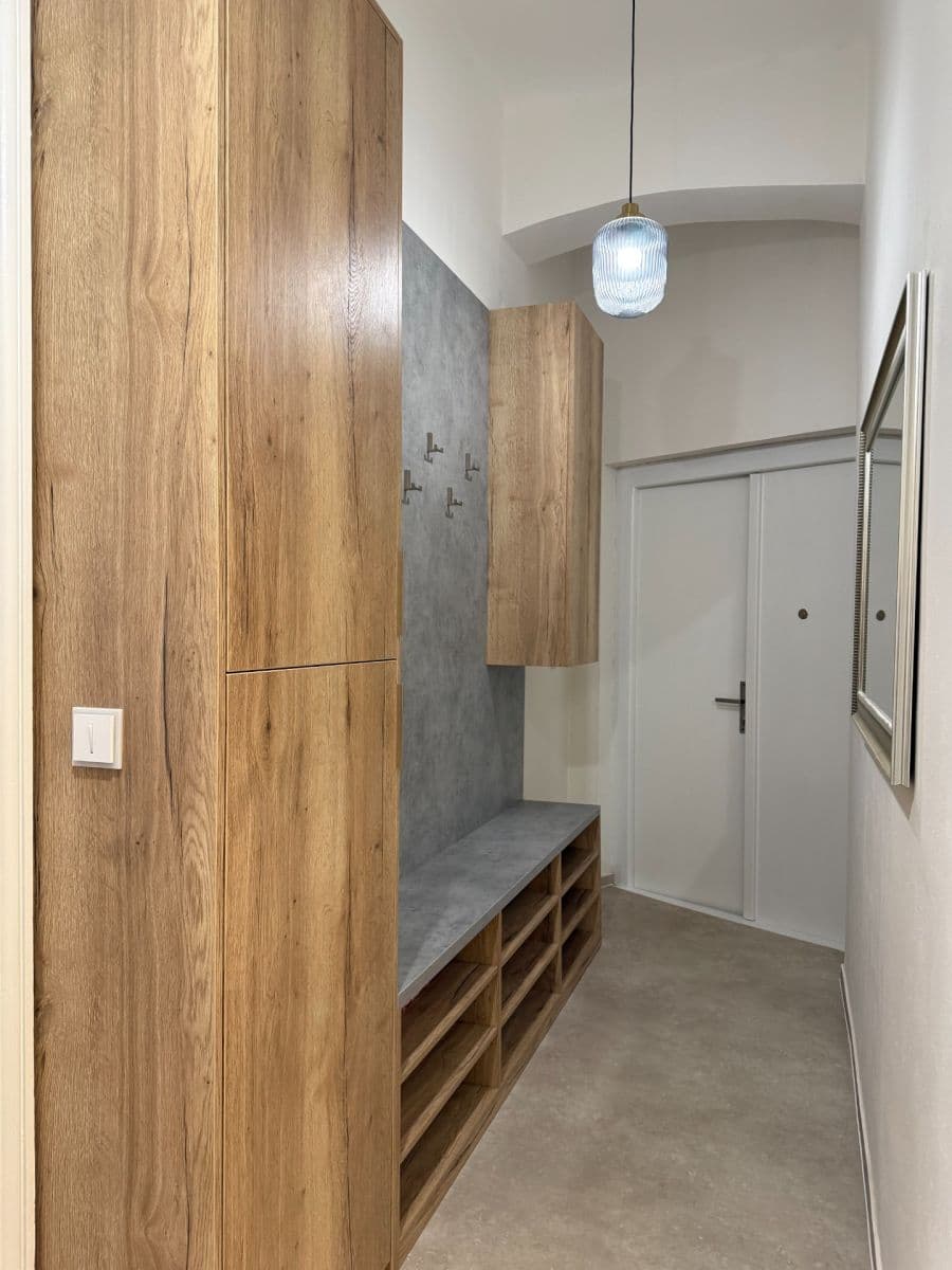 Pronájem bytu 3+kk 85 m², Sady 28. října, Břeclav, Jihomoravský kraj Pronájem bytu 3+kk 85 m², Sady 28. října, Břeclav, Jihomoravský kraj