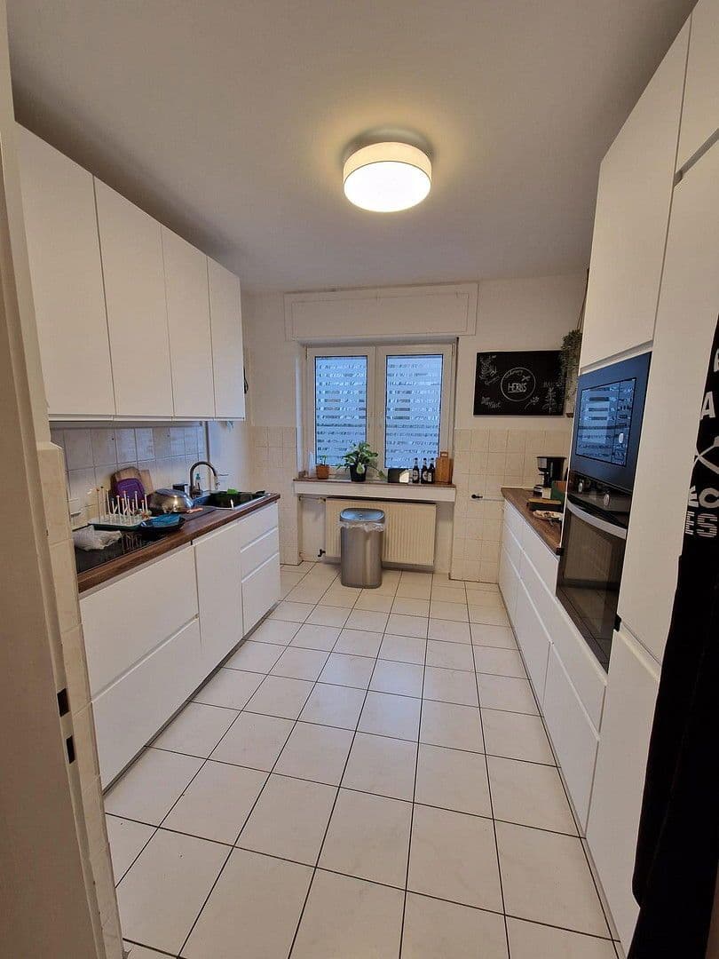 Pronájem bytu 4+1 109 m², Ebertstr. 93, Oberhausen, Severní Porýní-Vestfálsko Pronájem bytu 4+1 109 m², Ebertstr. 93, Oberhausen, Severní Porýní-Vestfálsko