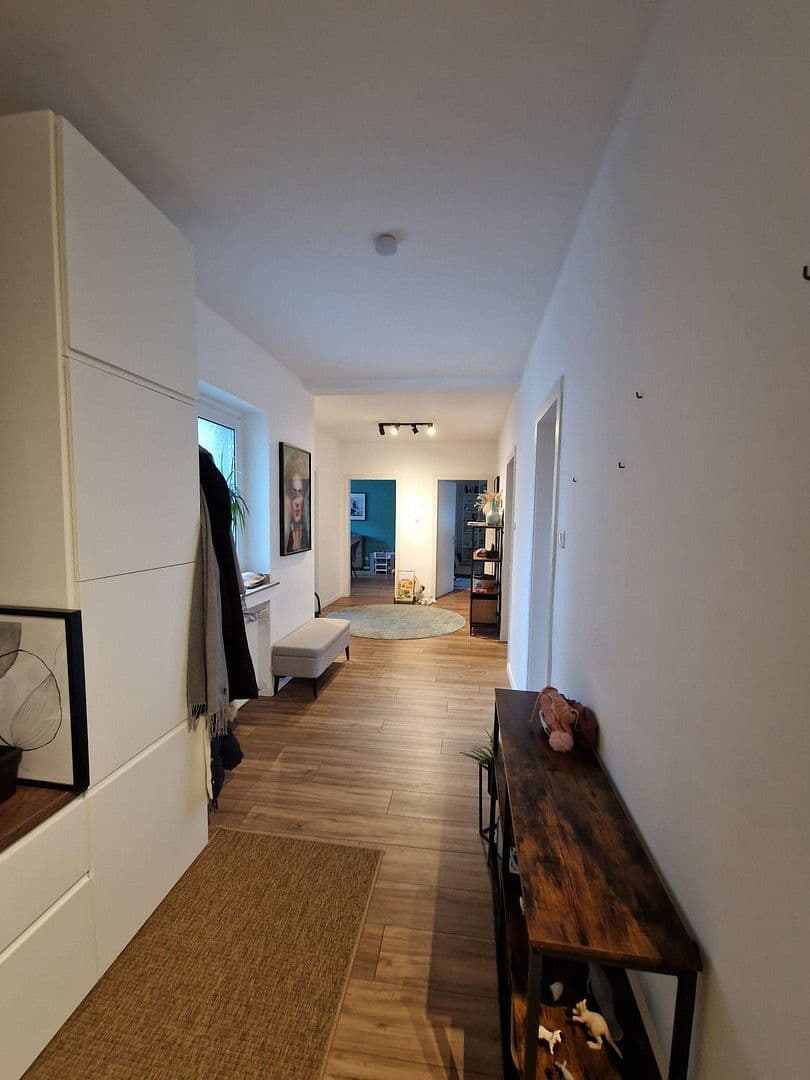 Pronájem bytu 4+1 109 m², Ebertstr. 93, Oberhausen, Severní Porýní-Vestfálsko Pronájem bytu 4+1 109 m², Ebertstr. 93, Oberhausen, Severní Porýní-Vestfálsko