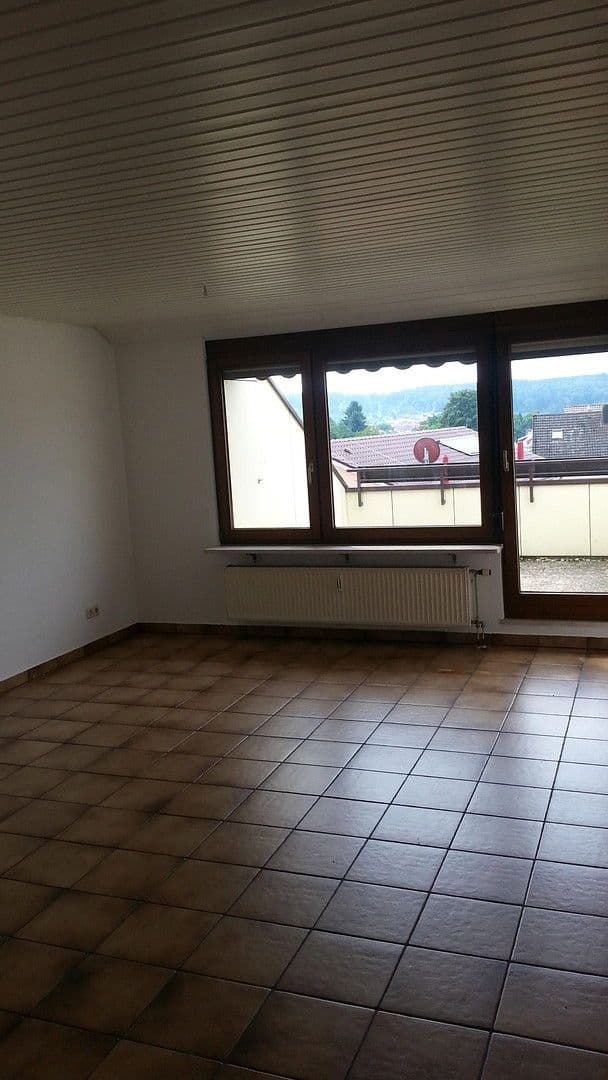 Pronájem bytu 3+1 74 m², Pforzheim, Bádensko-Württembersko Pronájem bytu 3+1 74 m², Pforzheim, Bádensko-Württembersko