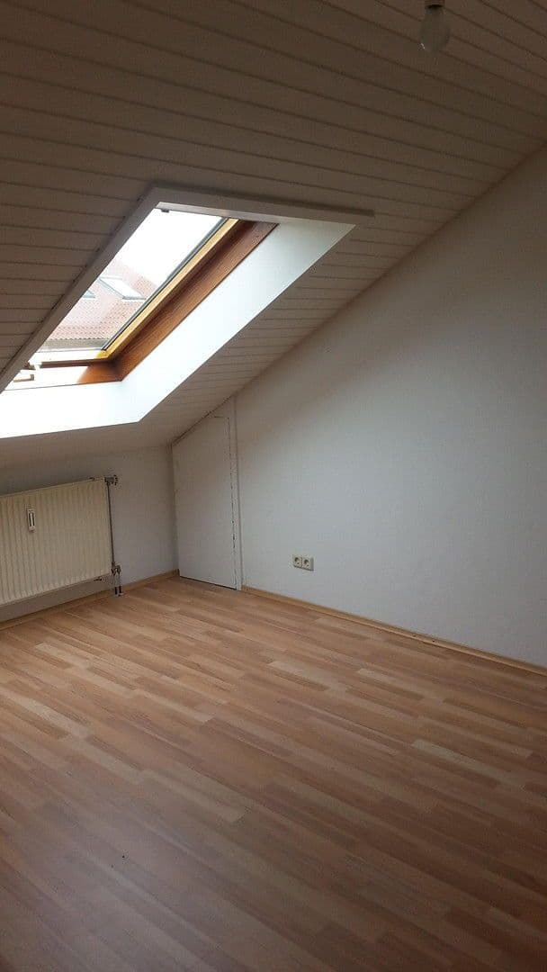 Pronájem bytu 3+1 74 m², Pforzheim, Bádensko-Württembersko Pronájem bytu 3+1 74 m², Pforzheim, Bádensko-Württembersko