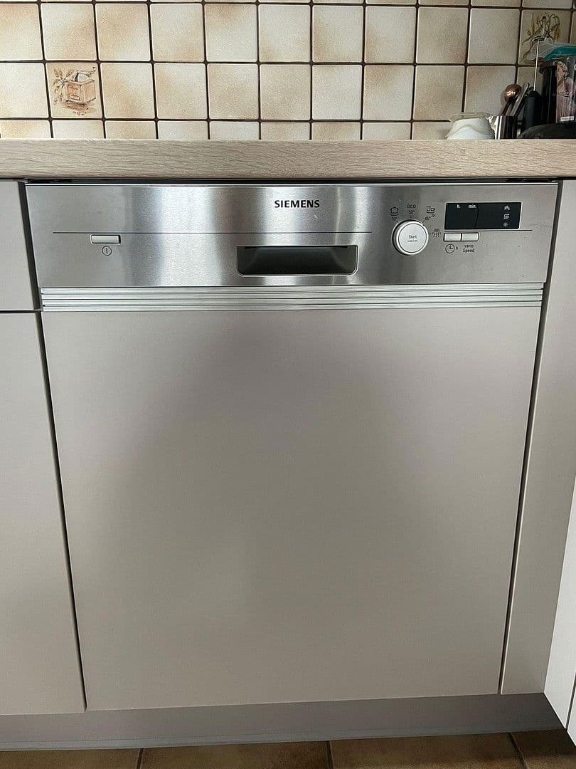 Pronájem bytu 3+1 74 m², Pforzheim, Bádensko-Württembersko Pronájem bytu 3+1 74 m², Pforzheim, Bádensko-Württembersko