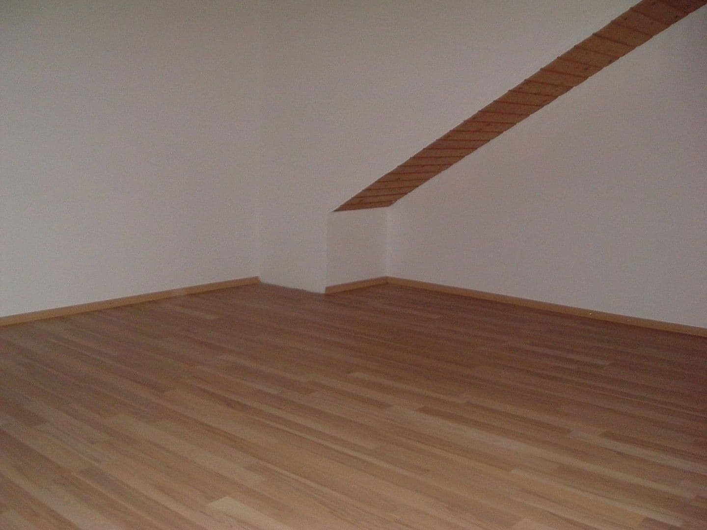 Pronájem bytu 3+1 74 m², Pforzheim, Bádensko-Württembersko Pronájem bytu 3+1 74 m², Pforzheim, Bádensko-Württembersko