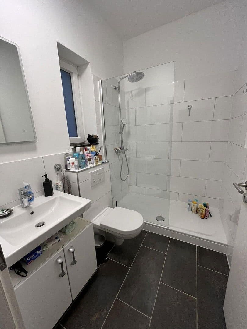 Pronájem bytu 1+1 34 m², Kölner Strasse 1, Leverkusen, Severní Porýní-Vestfálsko Pronájem bytu 1+1 34 m², Kölner Strasse 1, Leverkusen, Severní Porýní-Vestfálsko