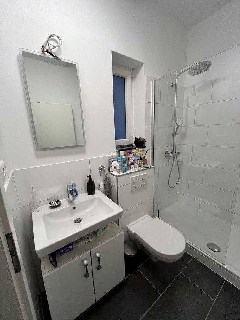 Pronájem bytu 1+1 34 m², Kölner Strasse 1, Leverkusen, Severní Porýní-Vestfálsko Pronájem bytu 1+1 34 m², Kölner Strasse 1, Leverkusen, Severní Porýní-Vestfálsko