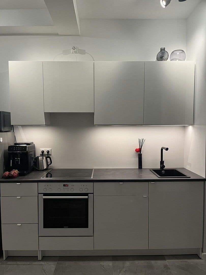 Pronájem bytu 1+1 34 m², Kölner Strasse 1, Leverkusen, Severní Porýní-Vestfálsko Pronájem bytu 1+1 34 m², Kölner Strasse 1, Leverkusen, Severní Porýní-Vestfálsko