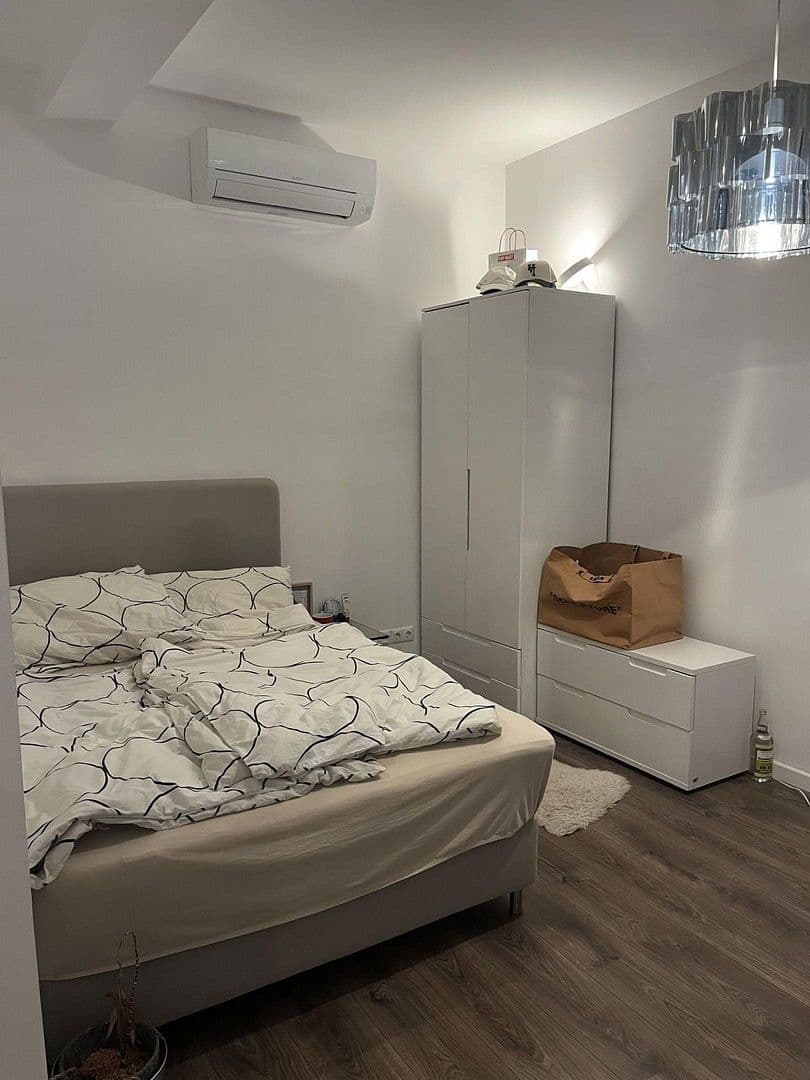 Pronájem bytu 1+1 34 m², Kölner Strasse 1, Leverkusen, Severní Porýní-Vestfálsko Pronájem bytu 1+1 34 m², Kölner Strasse 1, Leverkusen, Severní Porýní-Vestfálsko