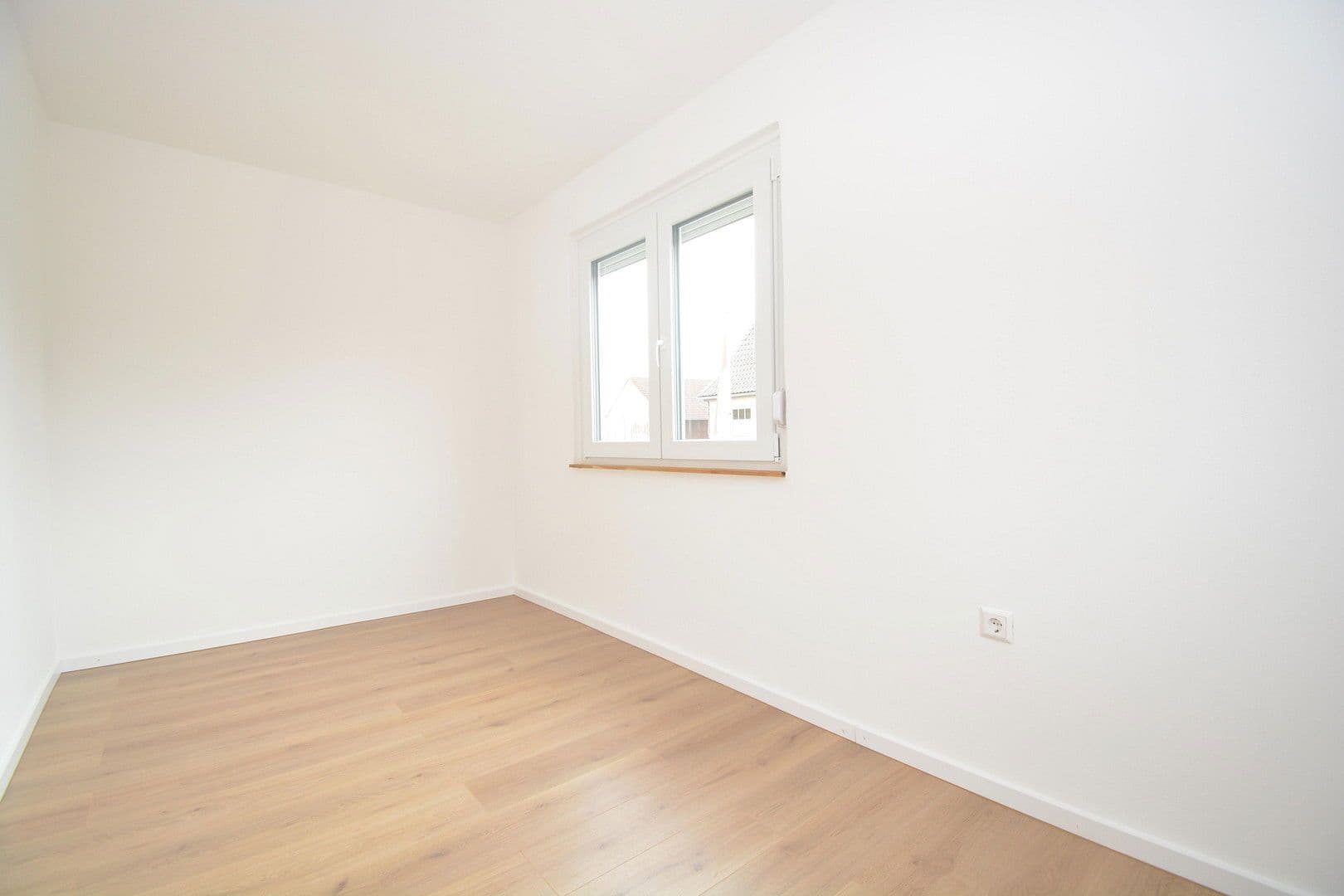 Prodej domu 122 m², pozemek 116 m², Hauptstraße 21, Ebersdorf b.Coburg, Bavorsko Prodej domu 122 m², pozemek 116 m², Hauptstraße 21, Ebersdorf b.Coburg, Bavorsko