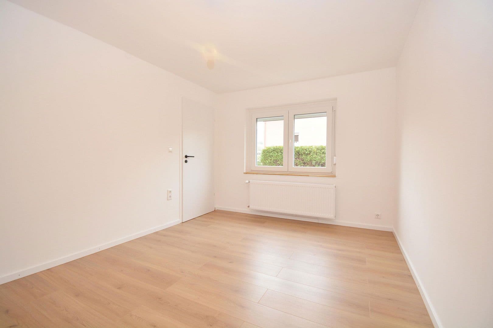 Prodej domu 122 m², pozemek 116 m², Hauptstraße 21, Ebersdorf b.Coburg, Bavorsko Prodej domu 122 m², pozemek 116 m², Hauptstraße 21, Ebersdorf b.Coburg, Bavorsko