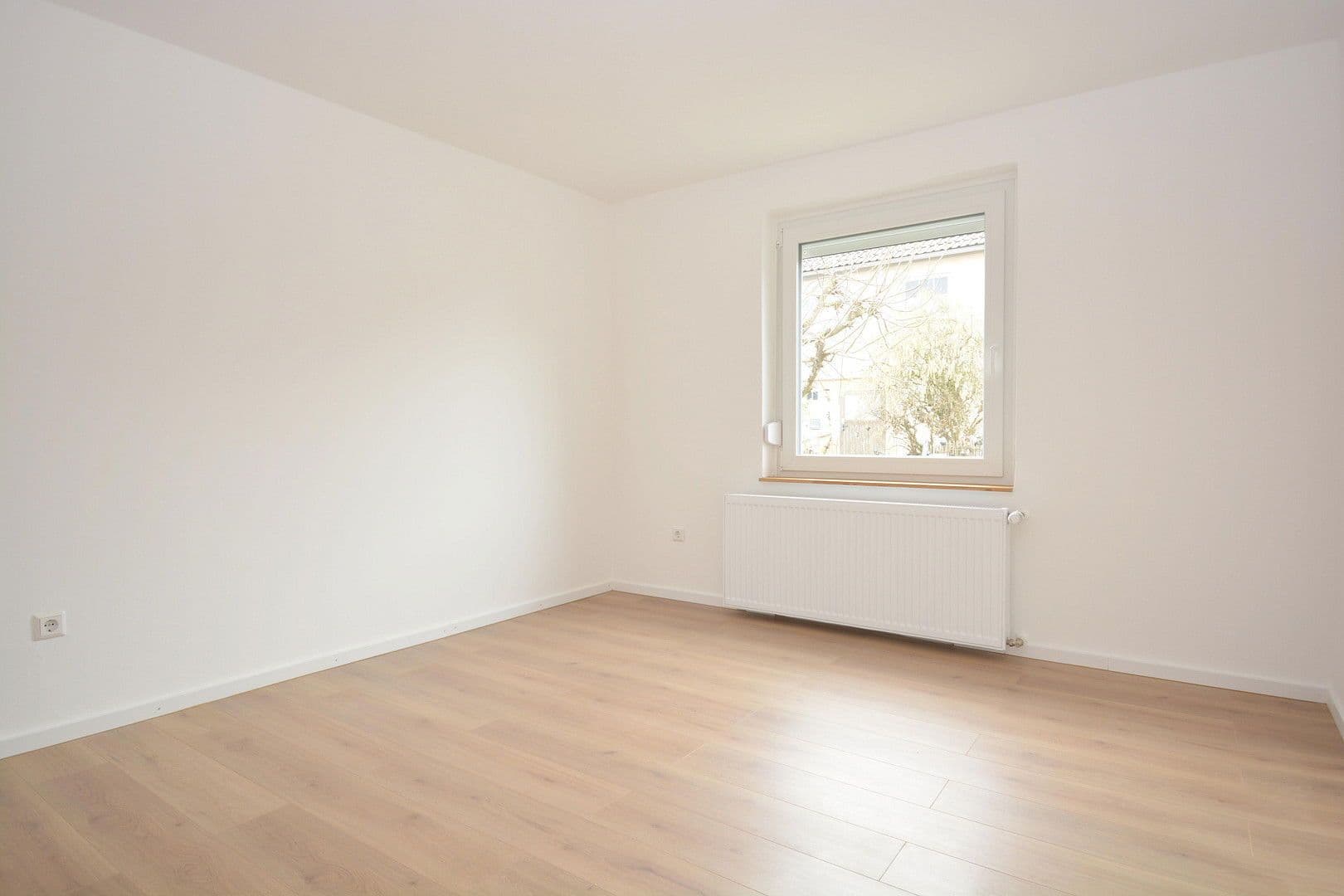 Prodej domu 122 m², pozemek 116 m², Hauptstraße 21, Ebersdorf b.Coburg, Bavorsko Prodej domu 122 m², pozemek 116 m², Hauptstraße 21, Ebersdorf b.Coburg, Bavorsko