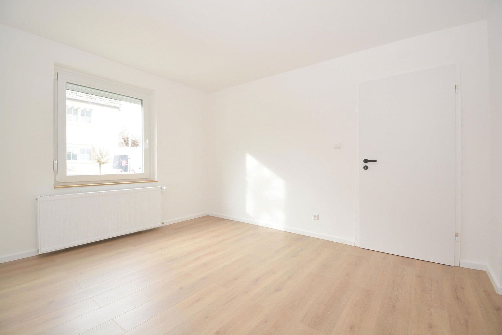 Prodej domu 122 m², pozemek 116 m², Hauptstraße 21, Ebersdorf b.Coburg, Bavorsko Prodej domu 122 m², pozemek 116 m², Hauptstraße 21, Ebersdorf b.Coburg, Bavorsko