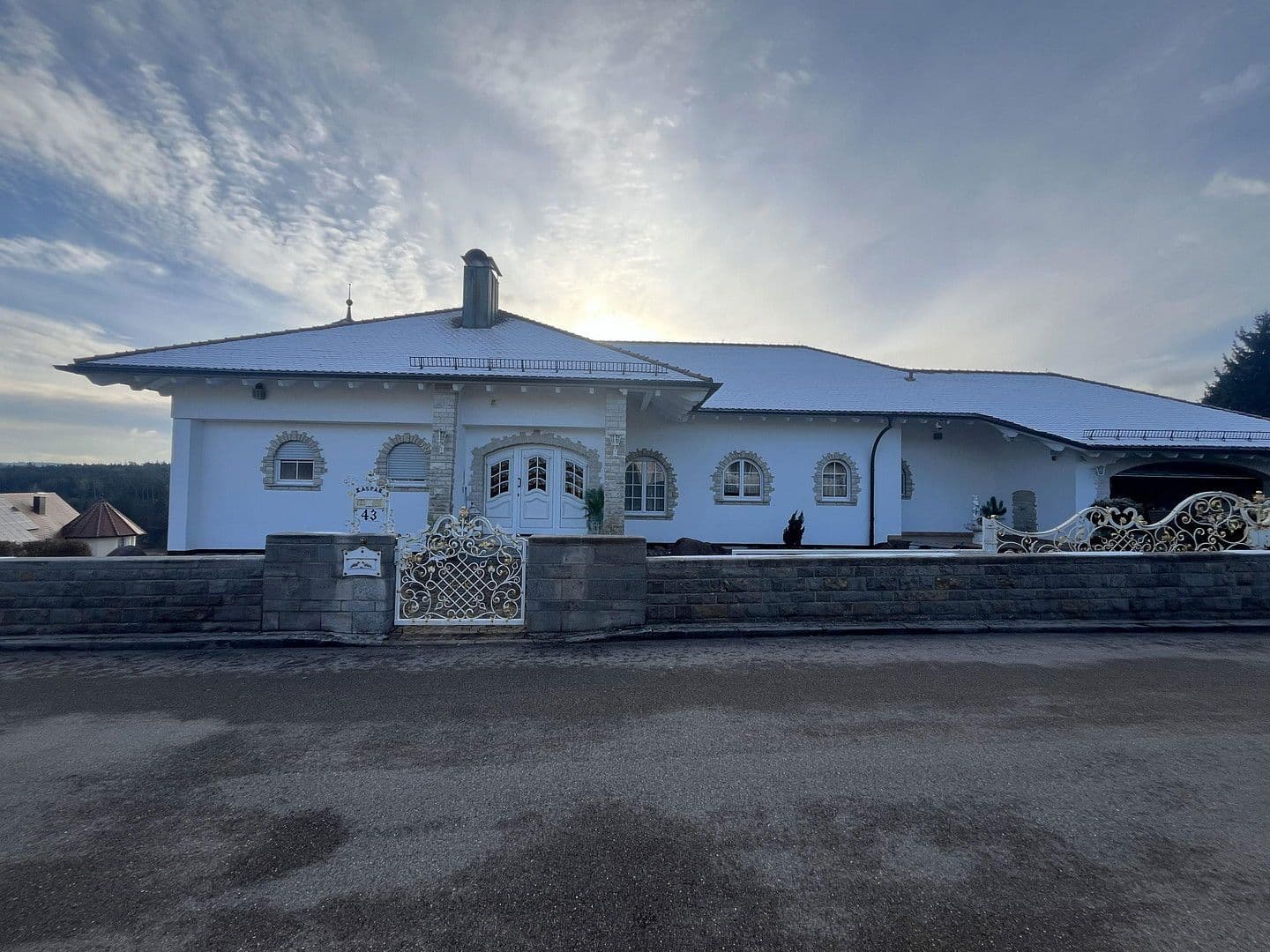 Prodej domu 400 m², pozemek 2.000 m², Birkenwaldstrasse 43, Fichtenau, Bádensko-Württembersko Prodej domu 400 m², pozemek 2.000 m², Birkenwaldstrasse 43, Fichtenau, Bádensko-Württembersko