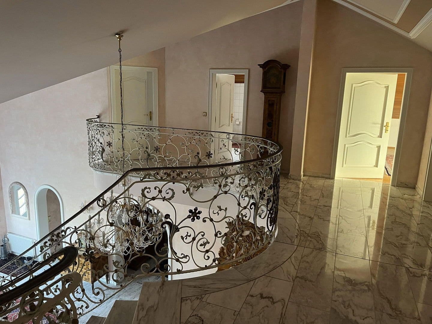 Prodej domu 400 m², pozemek 2.000 m², Birkenwaldstrasse 43, Fichtenau, Bádensko-Württembersko Prodej domu 400 m², pozemek 2.000 m², Birkenwaldstrasse 43, Fichtenau, Bádensko-Württembersko