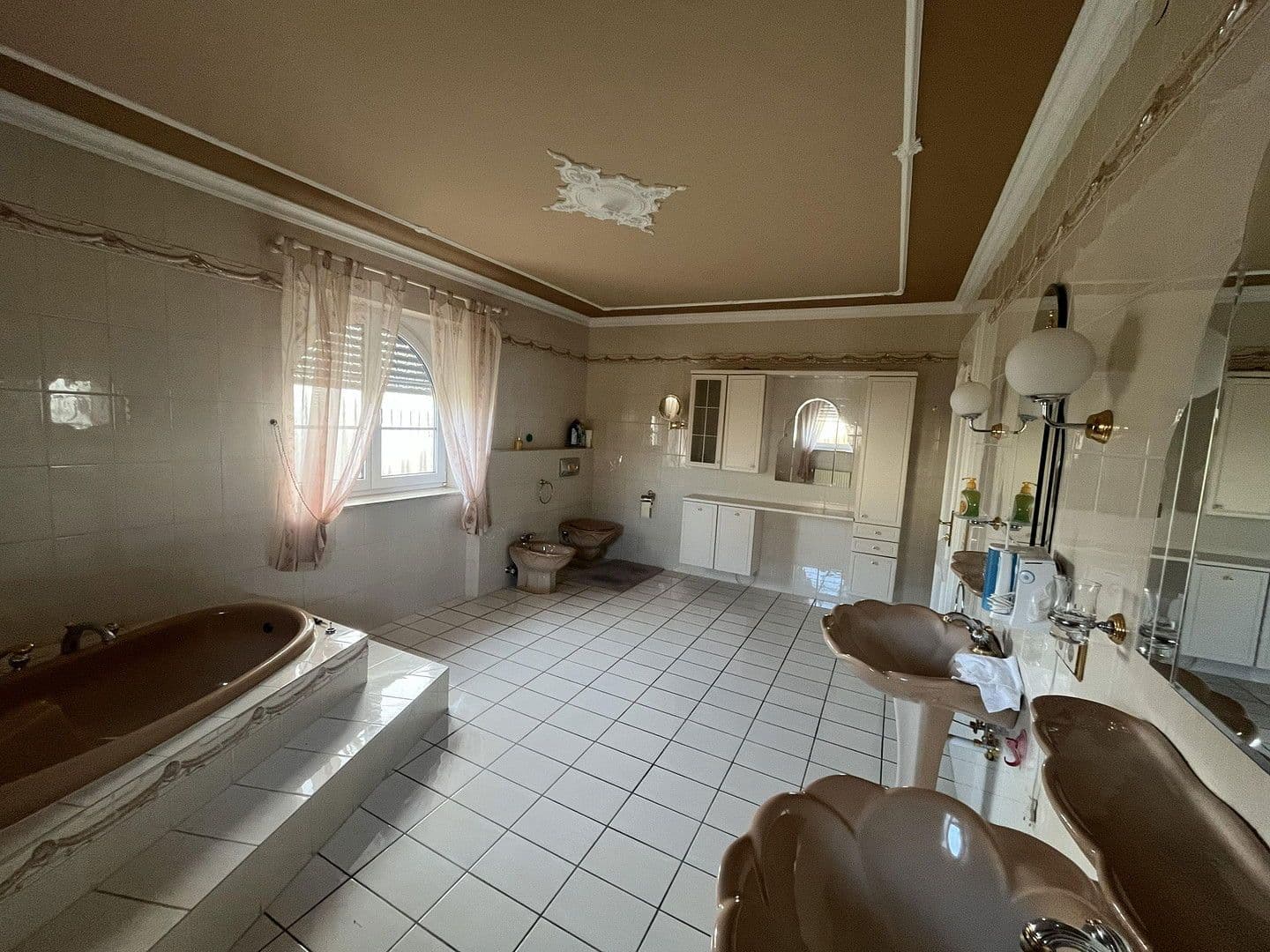 Prodej domu 400 m², pozemek 2.000 m², Birkenwaldstrasse 43, Fichtenau, Bádensko-Württembersko Prodej domu 400 m², pozemek 2.000 m², Birkenwaldstrasse 43, Fichtenau, Bádensko-Württembersko