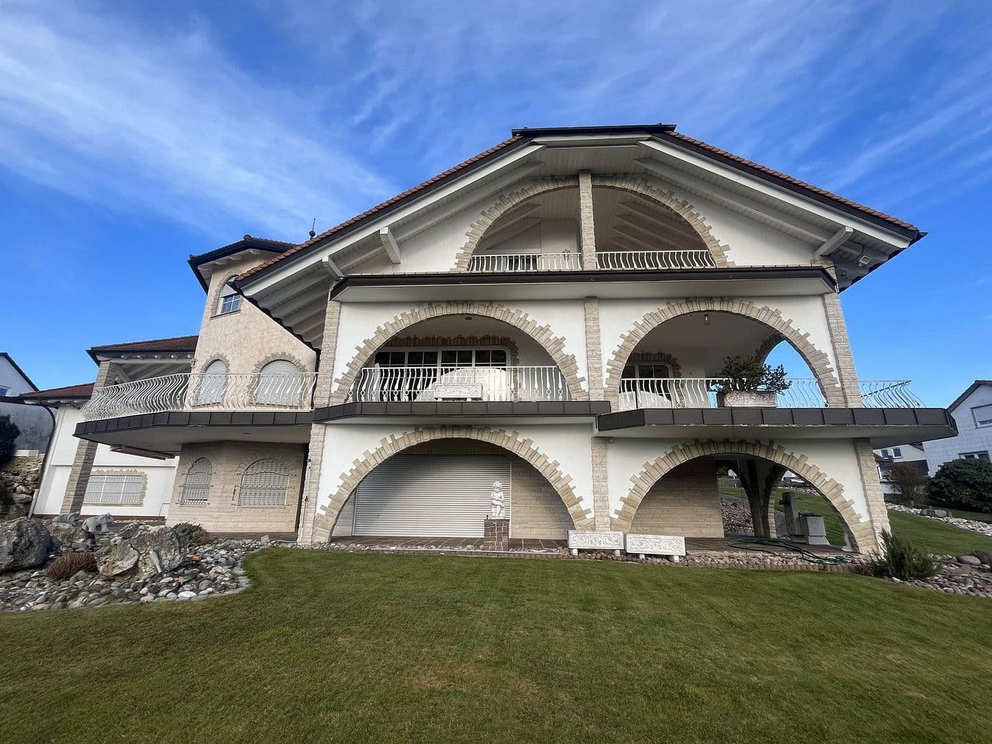 Prodej domu 400 m², pozemek 2.000 m², Birkenwaldstrasse 43, Fichtenau, Bádensko-Württembersko Prodej domu 400 m², pozemek 2.000 m², Birkenwaldstrasse 43, Fichtenau, Bádensko-Württembersko