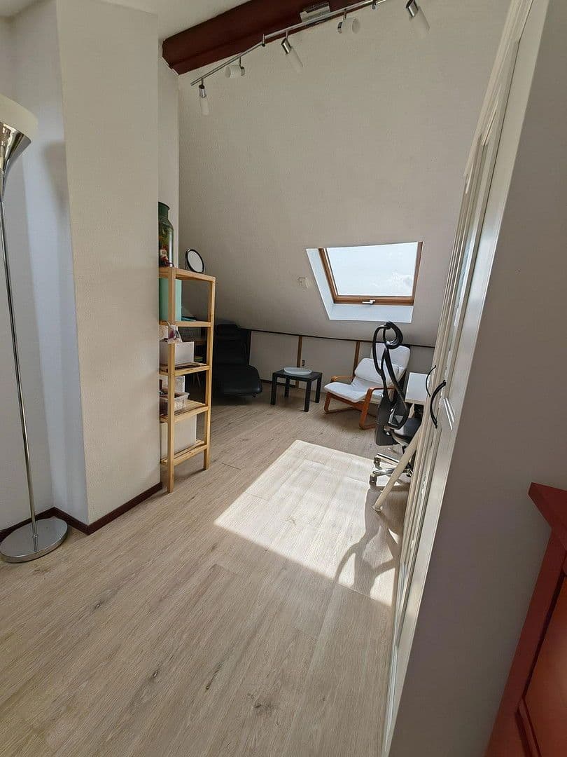 Prodej domu 98 m², pozemek 220 m², Villingen-Schwenningen, Bádensko-Württembersko Prodej domu 98 m², pozemek 220 m², Villingen-Schwenningen, Bádensko-Württembersko