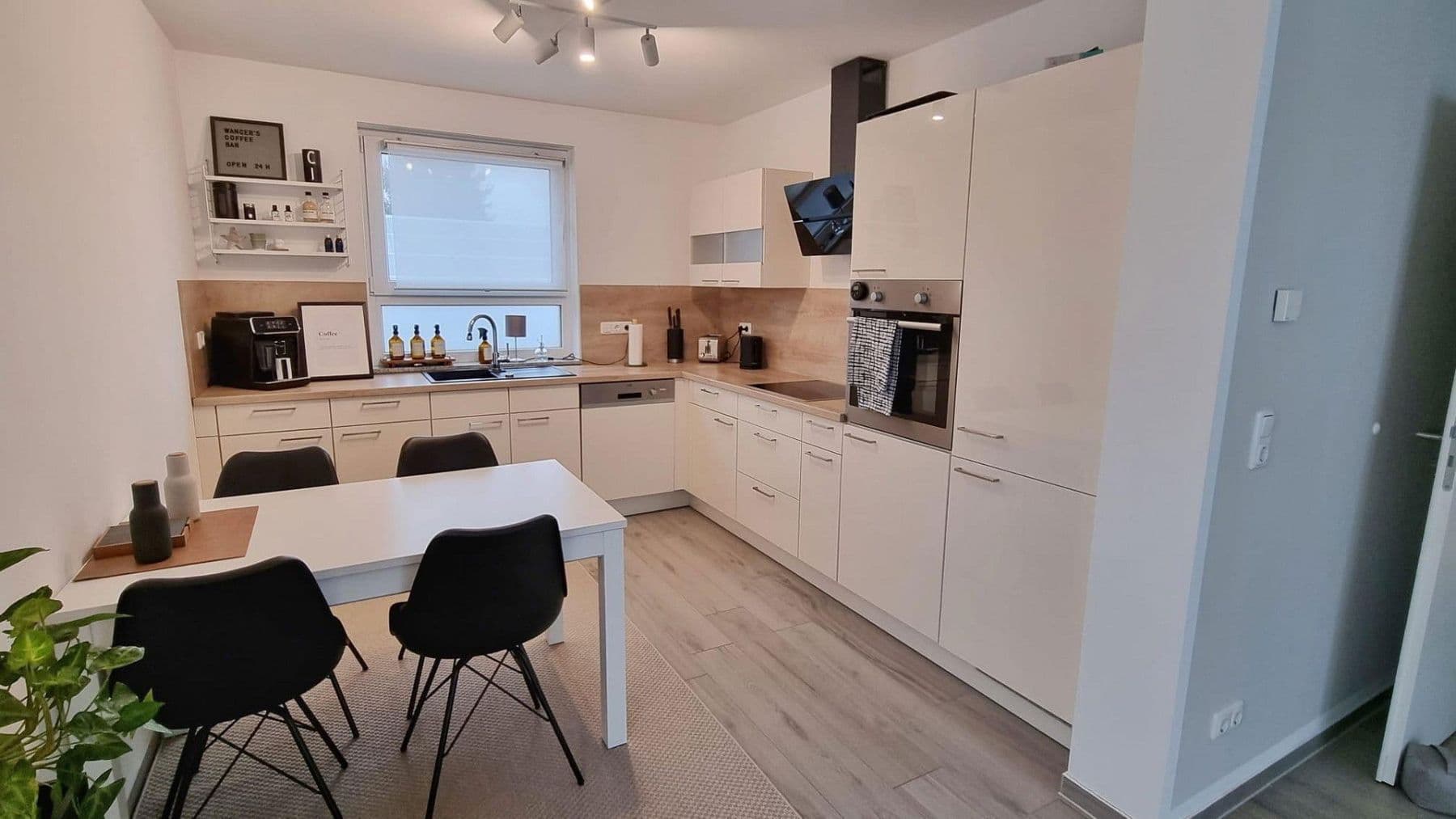 Prodej domu 450 m², pozemek 1.000 m², Ebsdorfergrund, Hessen Prodej domu 450 m², pozemek 1.000 m², Ebsdorfergrund, Hessen