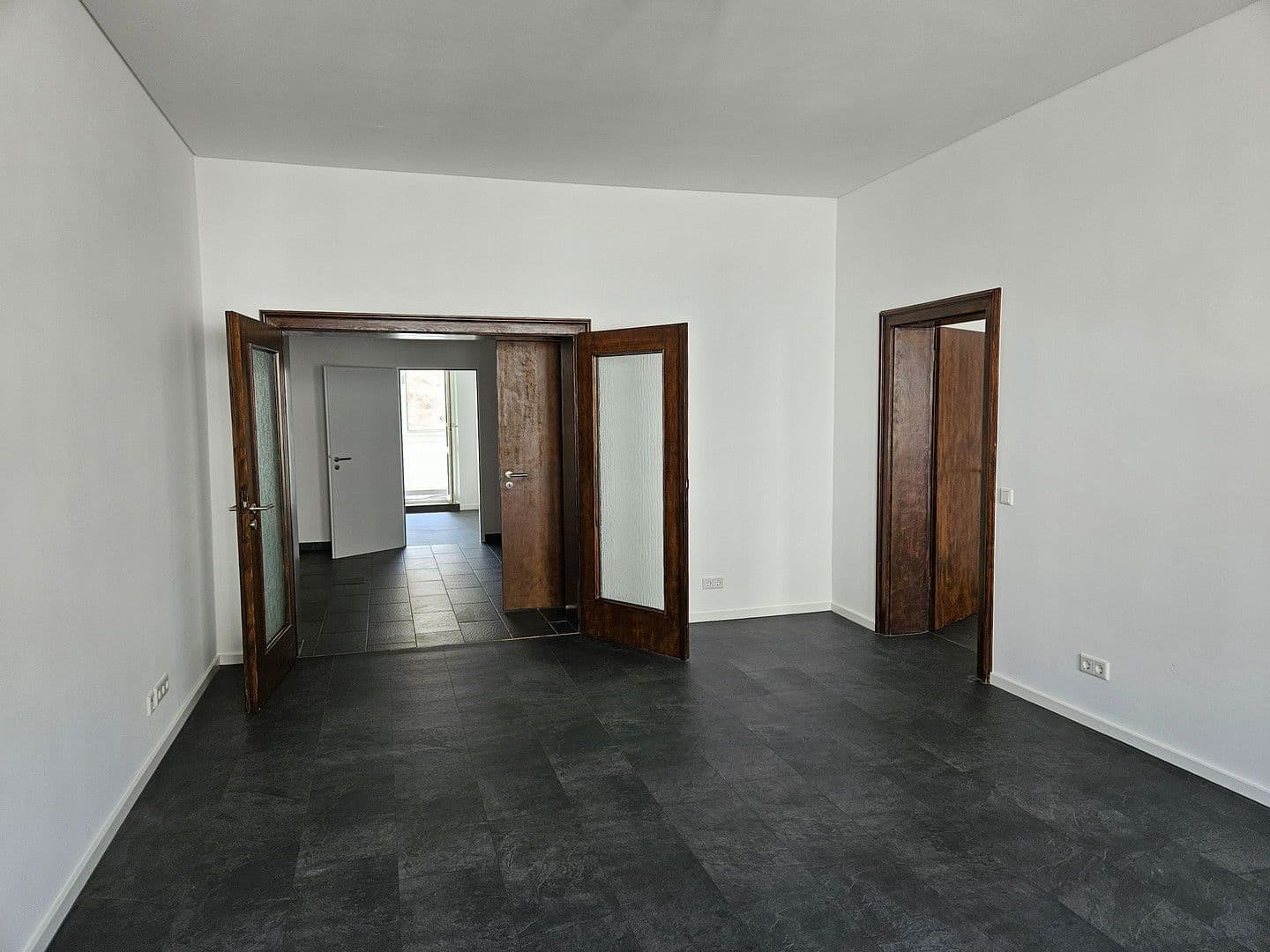 Pronájem kanceláře 160 m², Friedrich-Ebert-Str. 37-39, Düsseldorf, Severní Porýní-Vestfálsko Pronájem kanceláře 160 m², Friedrich-Ebert-Str. 37-39, Düsseldorf, Severní Porýní-Vestfálsko