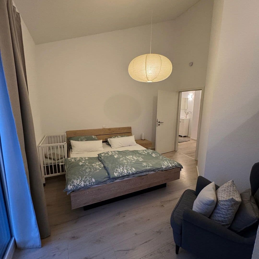 Pronájem bytu 3+1 100 m², Edenkoben, Porýní-Falc Pronájem bytu 3+1 100 m², Edenkoben, Porýní-Falc