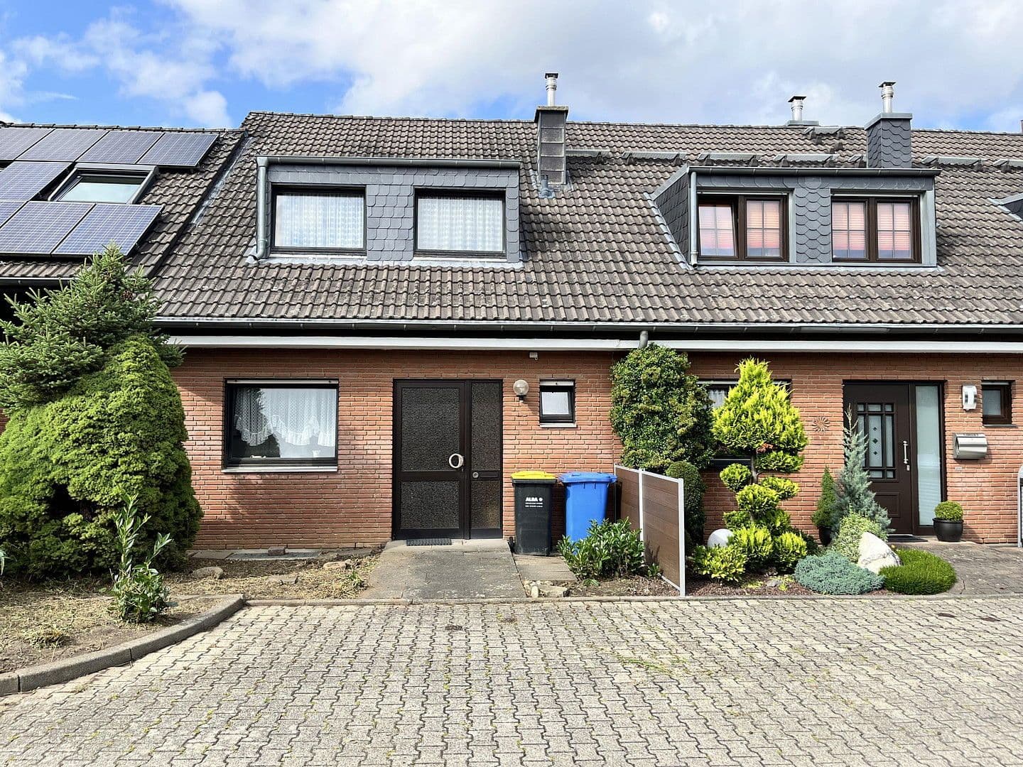 Prodej domu 95 m², pozemek 268 m², Kerpen, Severní Porýní-Vestfálsko Prodej domu 95 m², pozemek 268 m², Kerpen, Severní Porýní-Vestfálsko