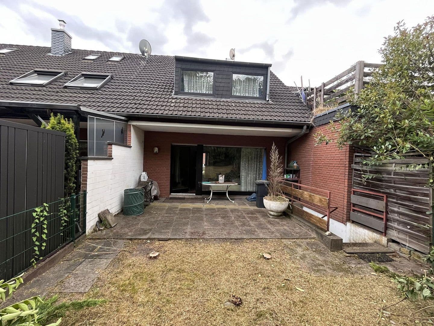 Prodej domu 95 m², pozemek 268 m², Kerpen, Severní Porýní-Vestfálsko Prodej domu 95 m², pozemek 268 m², Kerpen, Severní Porýní-Vestfálsko