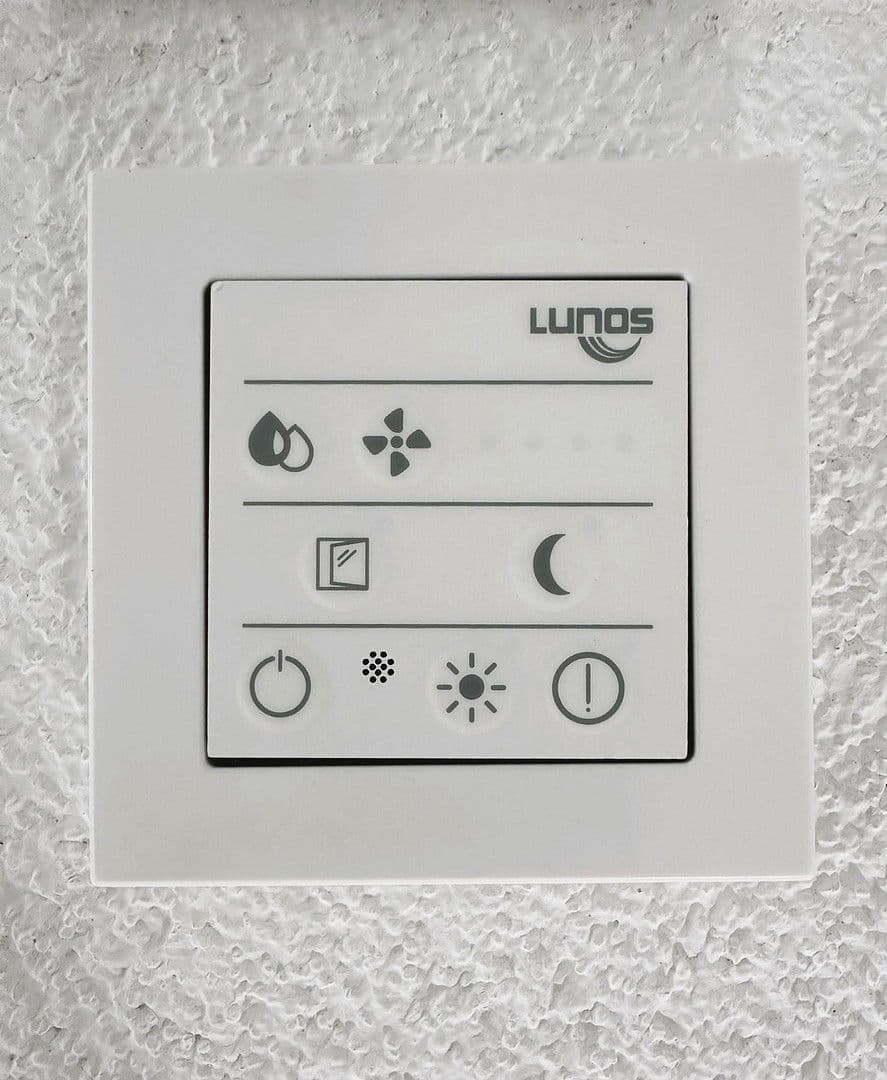 Pronájem bytu 4+1 136 m², Fichtestr. 40, Singen (Hohentwiel), Bádensko-Württembersko Pronájem bytu 4+1 136 m², Fichtestr. 40, Singen (Hohentwiel), Bádensko-Württembersko