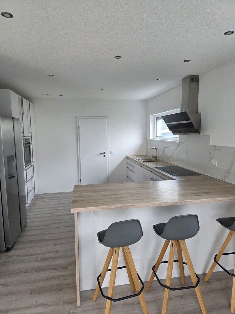 Prodej domu 167 m², pozemek 603 m², Niedereschach, Bádensko-Württembersko Prodej domu 167 m², pozemek 603 m², Niedereschach, Bádensko-Württembersko