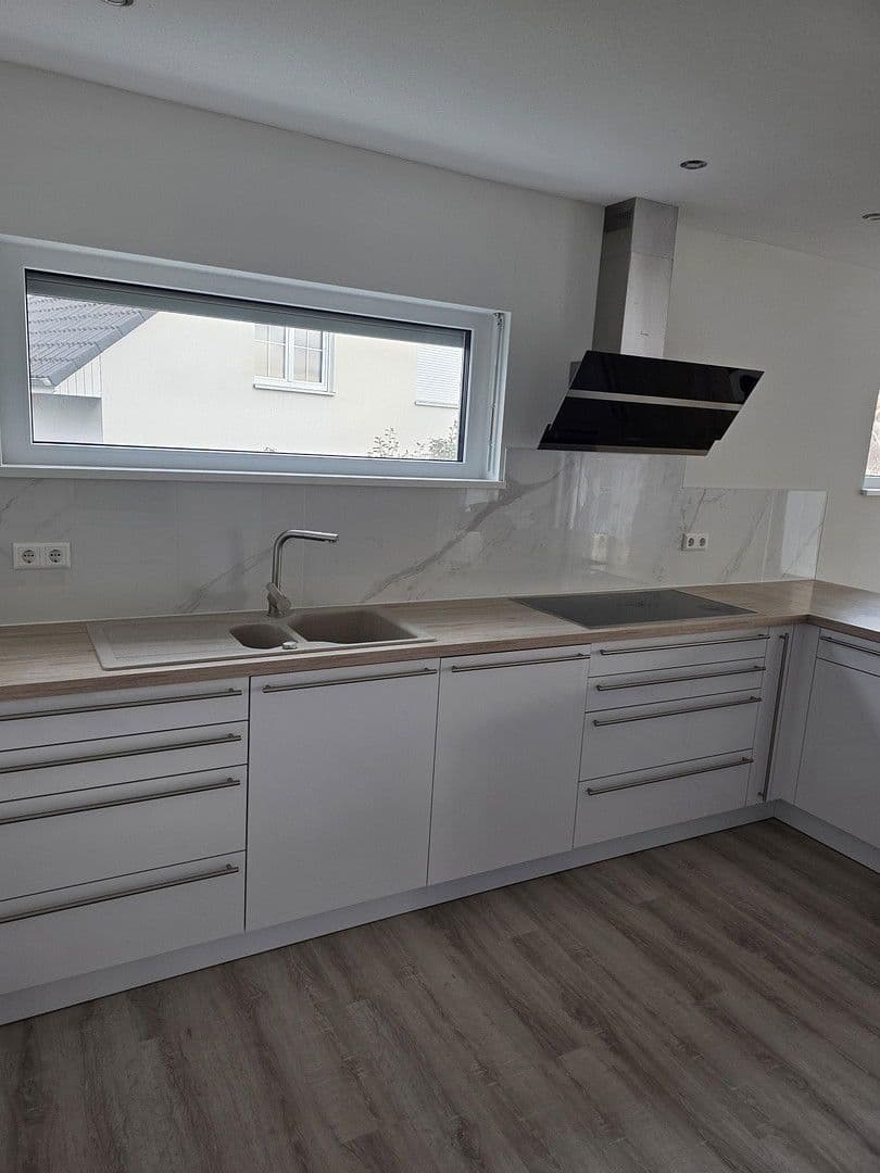 Prodej domu 167 m², pozemek 603 m², Niedereschach, Bádensko-Württembersko Prodej domu 167 m², pozemek 603 m², Niedereschach, Bádensko-Württembersko