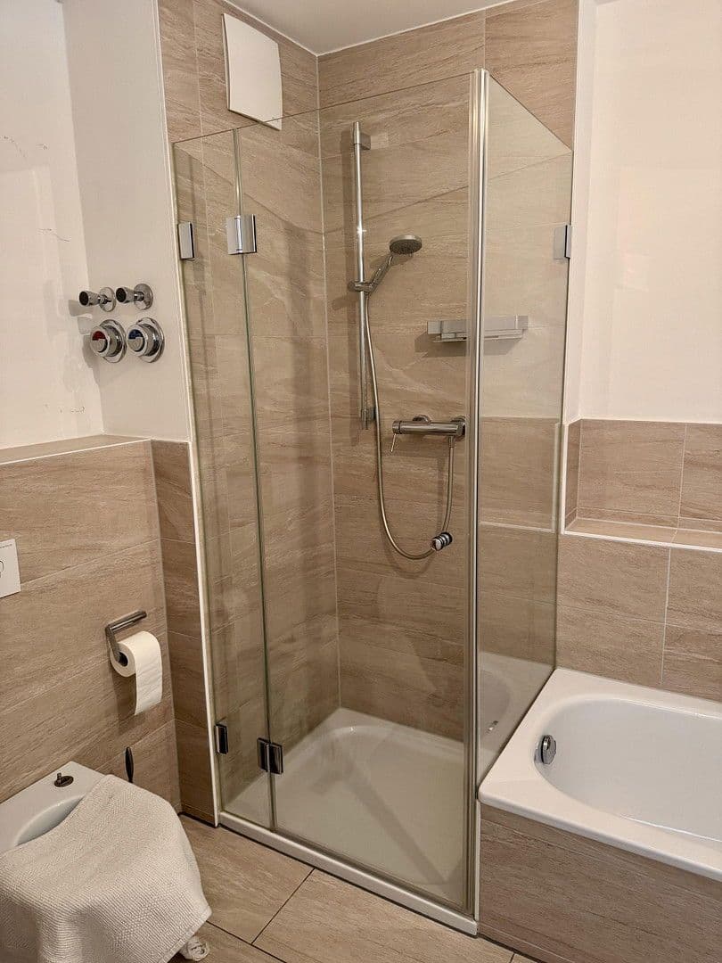 Pronájem bytu 3+1 110 m², Peterstr. 33, Nürnberg, Bavorsko Pronájem bytu 3+1 110 m², Peterstr. 33, Nürnberg, Bavorsko