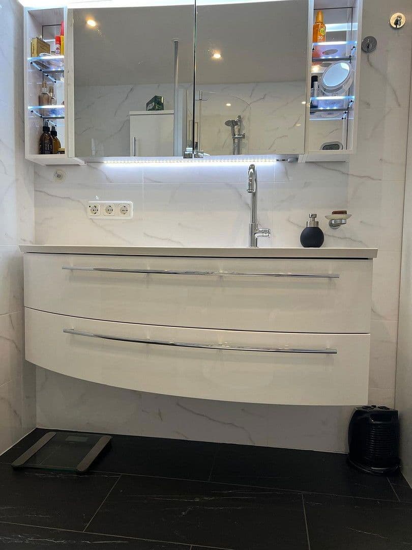 Prodej bytu 4+1 90 m², Albert-Roßhaupterstraße 14, München, Bavorsko Prodej bytu 4+1 90 m², Albert-Roßhaupterstraße 14, München, Bavorsko