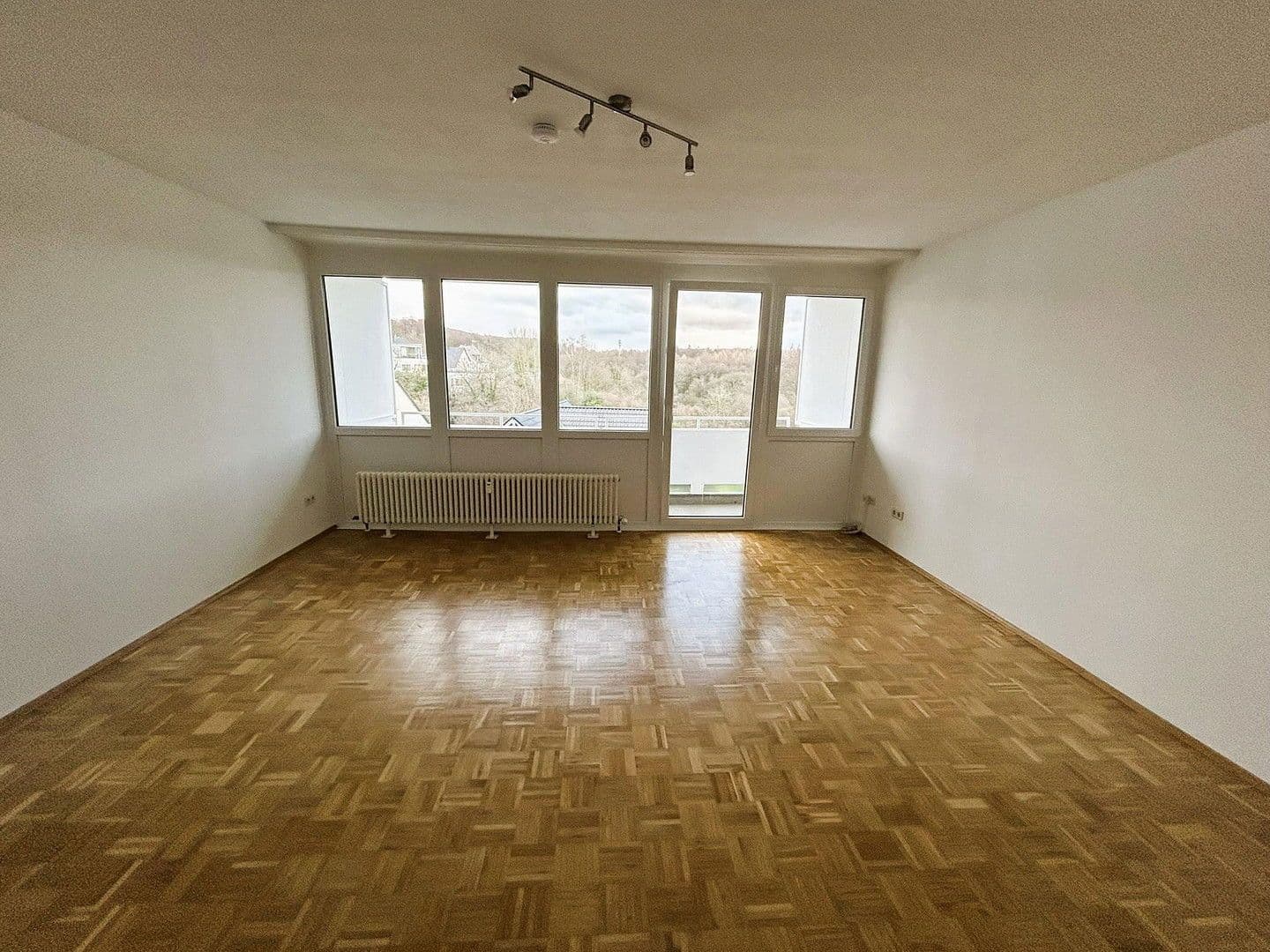 Pronájem bytu 2+1 66 m², Reginharstraße 2, Bergisch Gladbach, Severní Porýní-Vestfálsko Pronájem bytu 2+1 66 m², Reginharstraße 2, Bergisch Gladbach, Severní Porýní-Vestfálsko