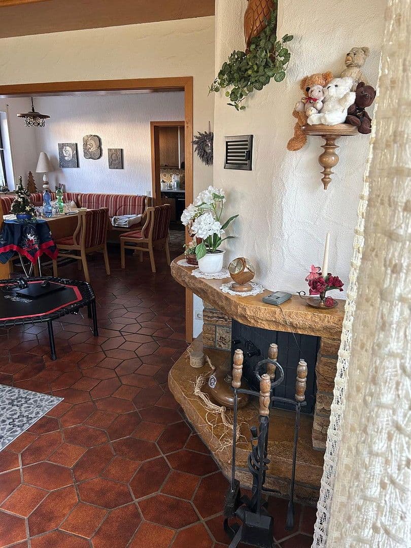 Prodej domu 171 m², pozemek 396 m², Weilheim an der Teck, Bádensko-Württembersko Prodej domu 171 m², pozemek 396 m², Weilheim an der Teck, Bádensko-Württembersko