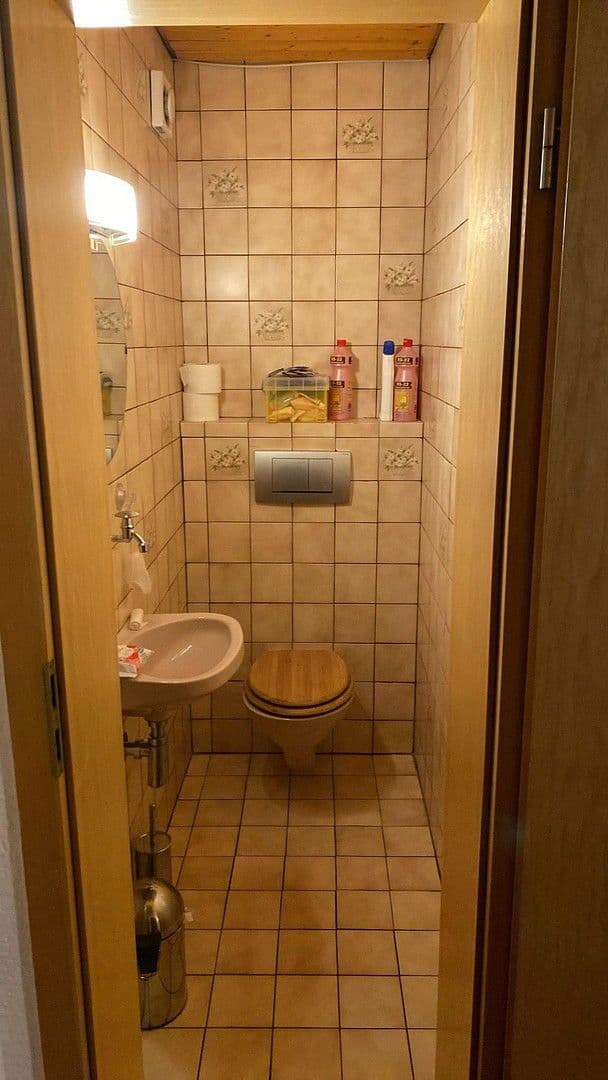 Prodej domu 171 m², pozemek 396 m², Weilheim an der Teck, Bádensko-Württembersko Prodej domu 171 m², pozemek 396 m², Weilheim an der Teck, Bádensko-Württembersko