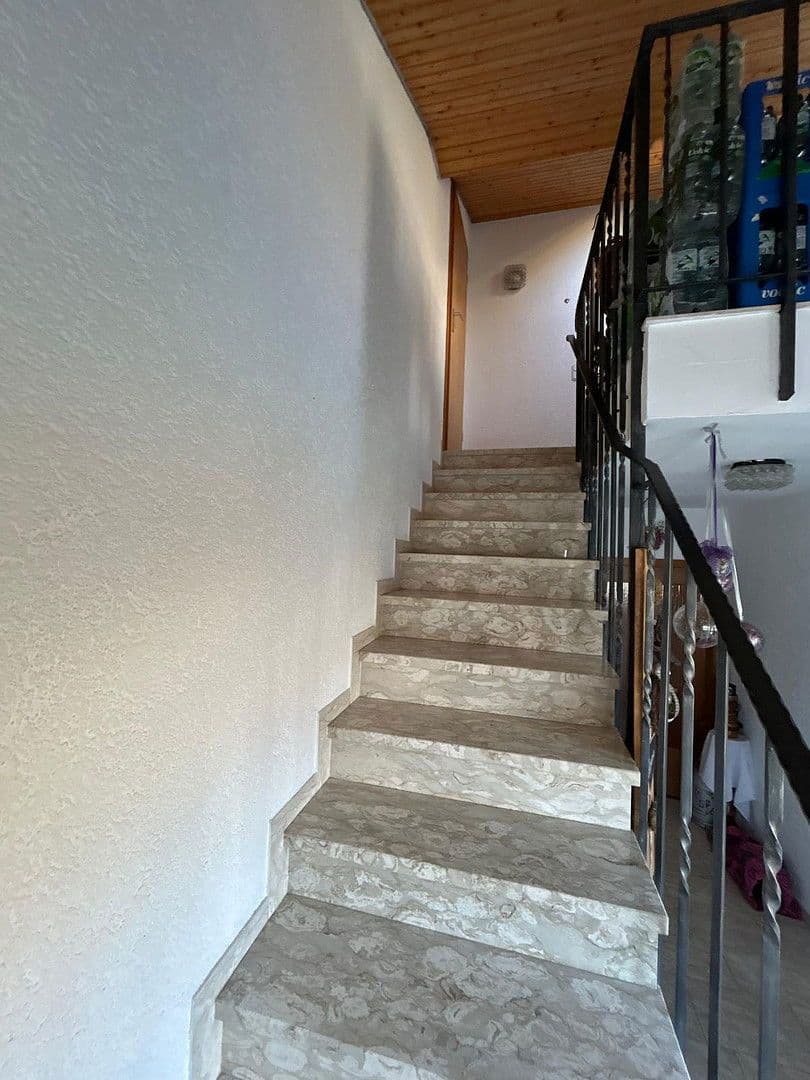 Prodej domu 171 m², pozemek 396 m², Weilheim an der Teck, Bádensko-Württembersko Prodej domu 171 m², pozemek 396 m², Weilheim an der Teck, Bádensko-Württembersko