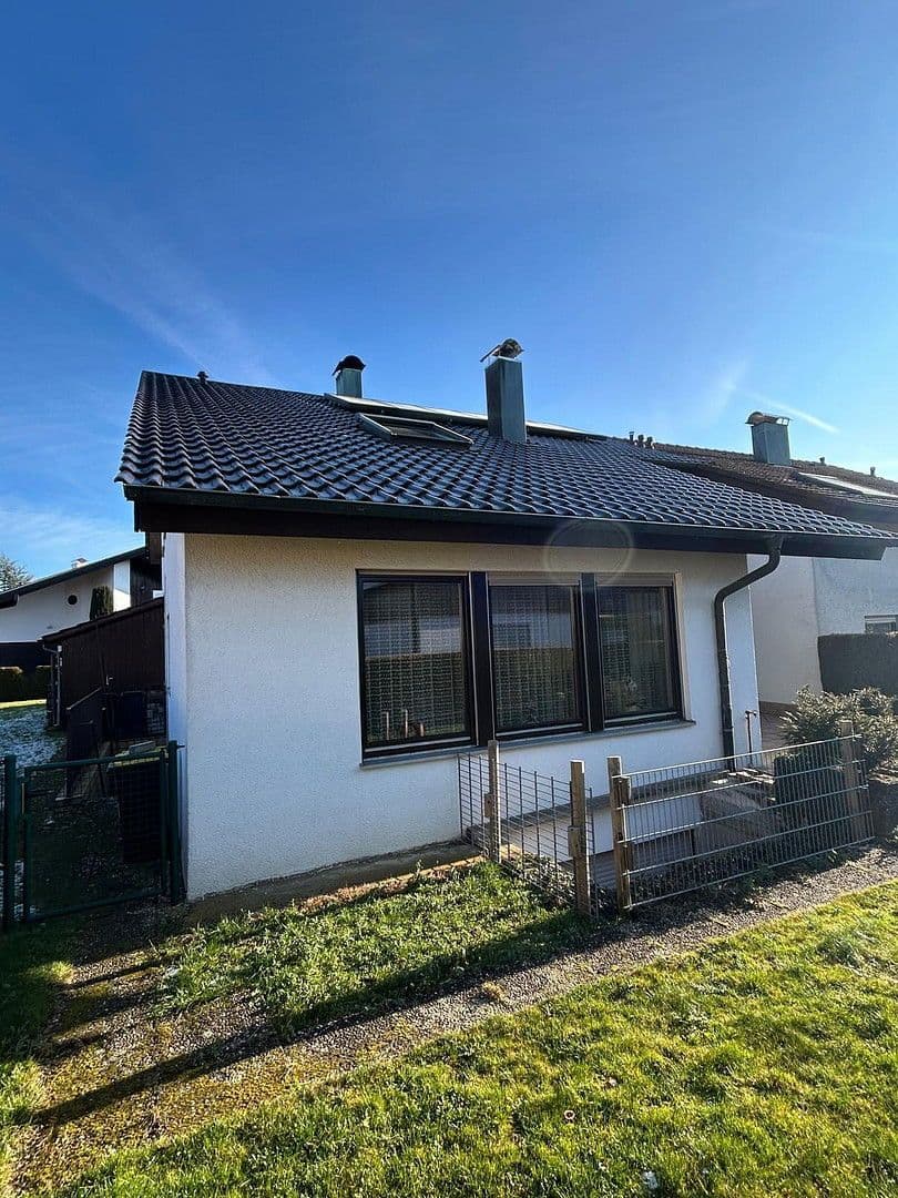 Prodej domu 171 m², pozemek 396 m², Weilheim an der Teck, Bádensko-Württembersko Prodej domu 171 m², pozemek 396 m², Weilheim an der Teck, Bádensko-Württembersko