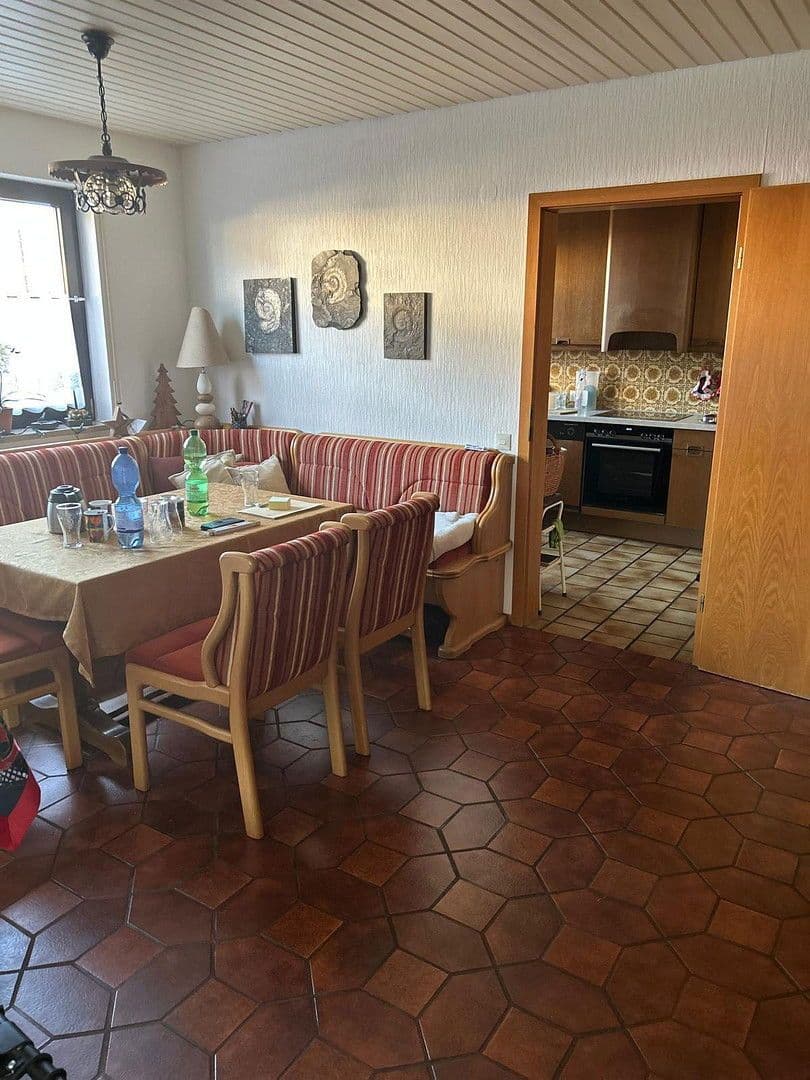 Prodej domu 171 m², pozemek 396 m², Weilheim an der Teck, Bádensko-Württembersko Prodej domu 171 m², pozemek 396 m², Weilheim an der Teck, Bádensko-Württembersko