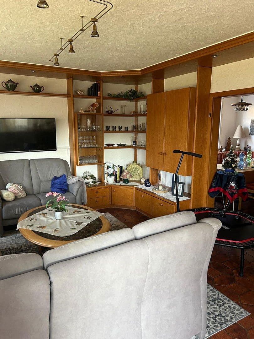 Prodej domu 171 m², pozemek 396 m², Weilheim an der Teck, Bádensko-Württembersko Prodej domu 171 m², pozemek 396 m², Weilheim an der Teck, Bádensko-Württembersko